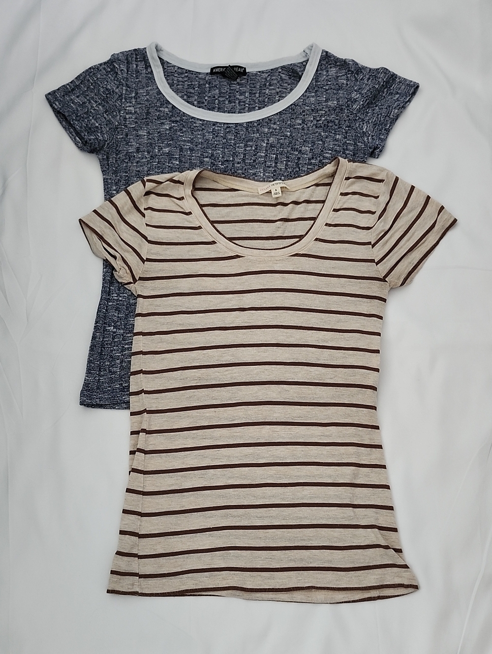 2 T-Shirts Striped Cream & Navy Heather Tee And Tan & Brown Tee